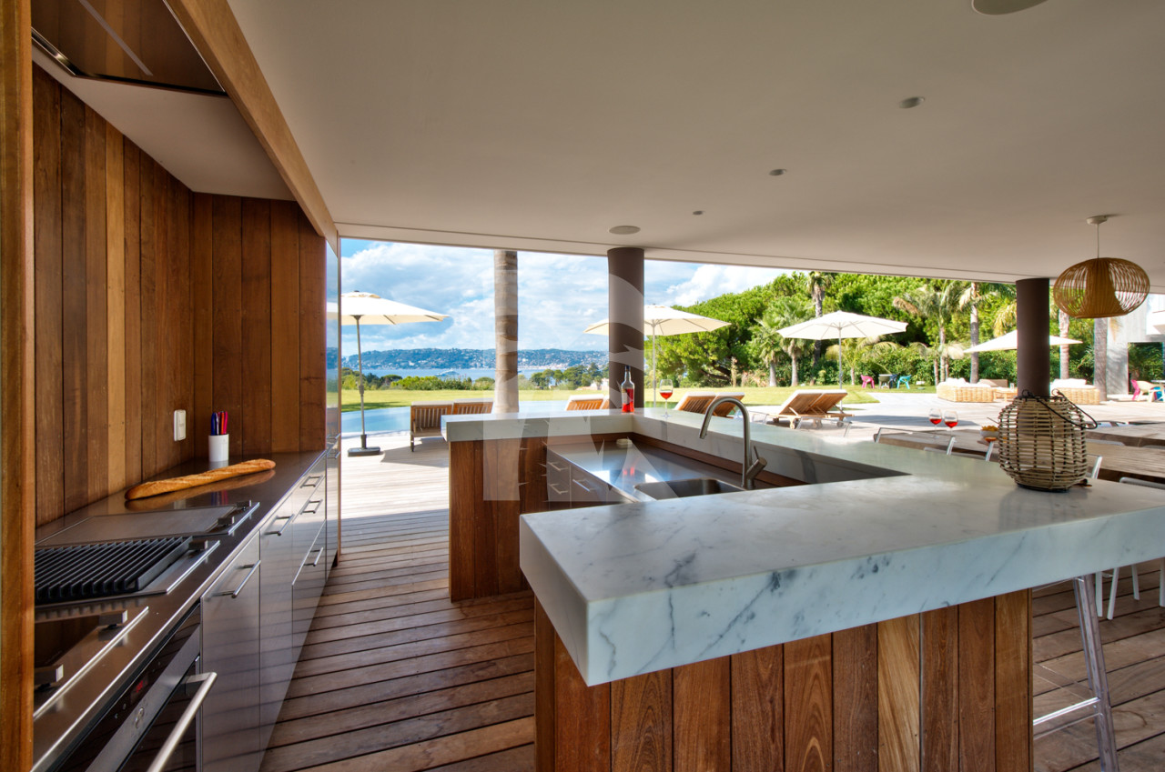 villa in Cap d'Antibes : Rent this contemporary villa with a wonderful sea view on the Cap d'Antibes walking distance to the 'Hotel du Cap'. - Photo 7