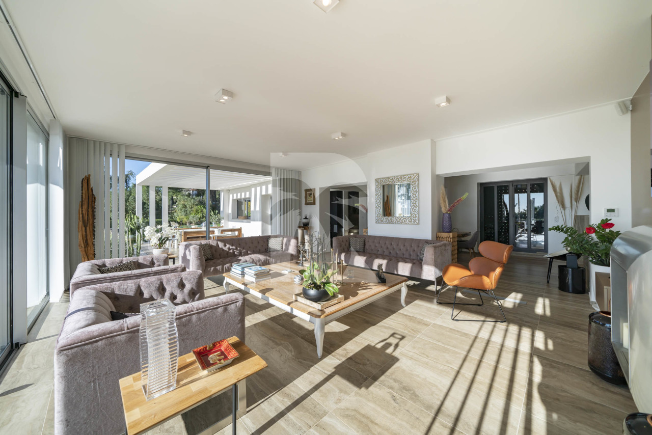 villa in Cannes : Rent this brand new modern villa in Cannes Croix des Gardes with a stuning 180 degree sea view - Photo 7