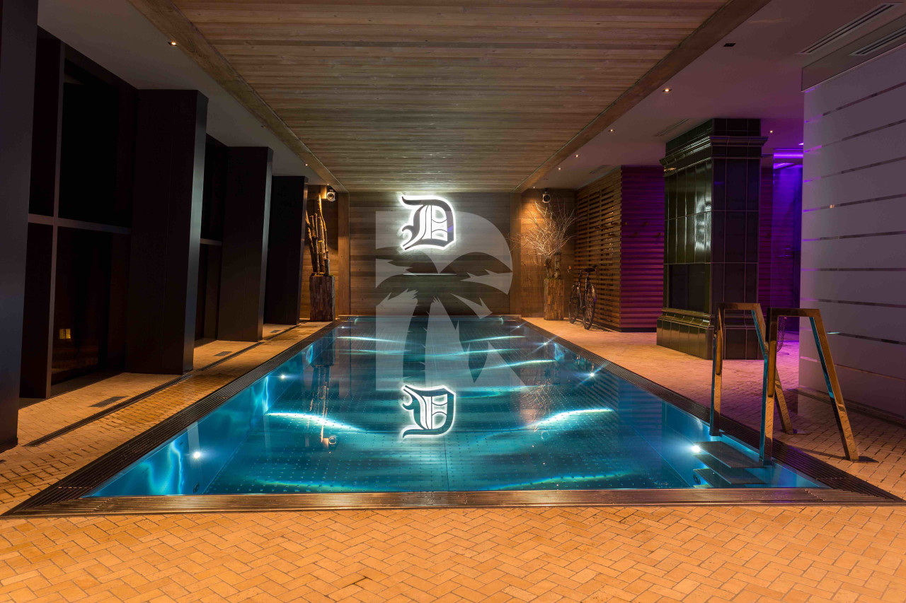 villa in Val Thorens : Rent this luxurious 7 bedroom chalet located in the heart of Val Thorens. - Photo 0