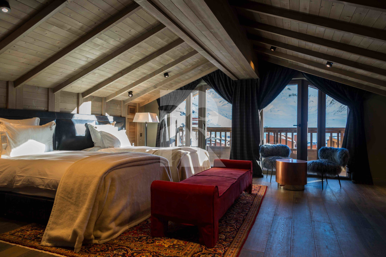villa in Val Thorens : Rent this luxurious 7 bedroom chalet located in the heart of Val Thorens. - Photo 4
