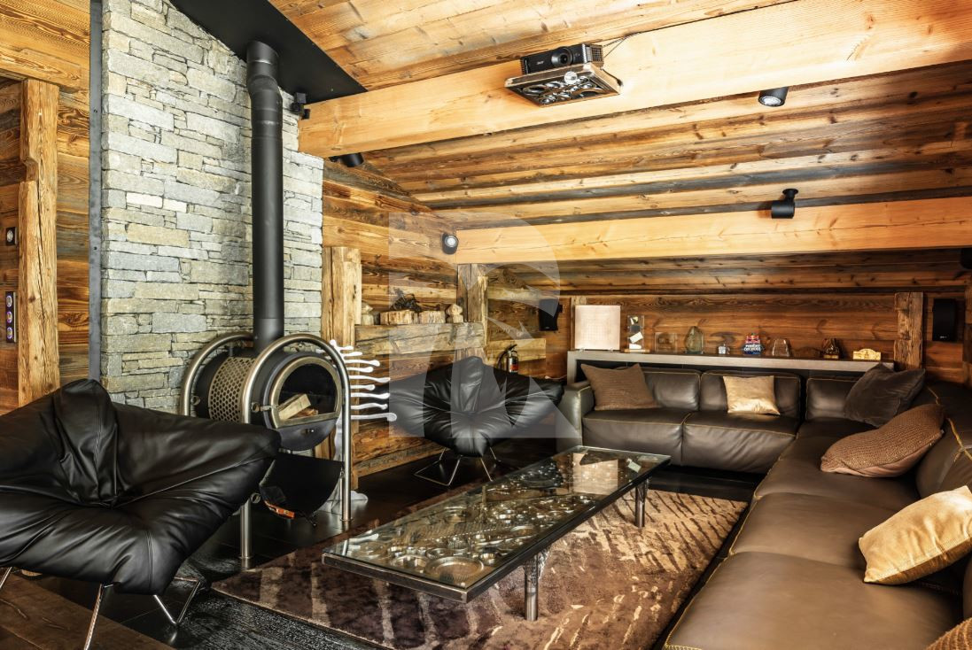 villa in Tignes : Rent this incredible contemporary chalet in Tignes Brevières  with 7 ensuite bedrooms. - Photo 3