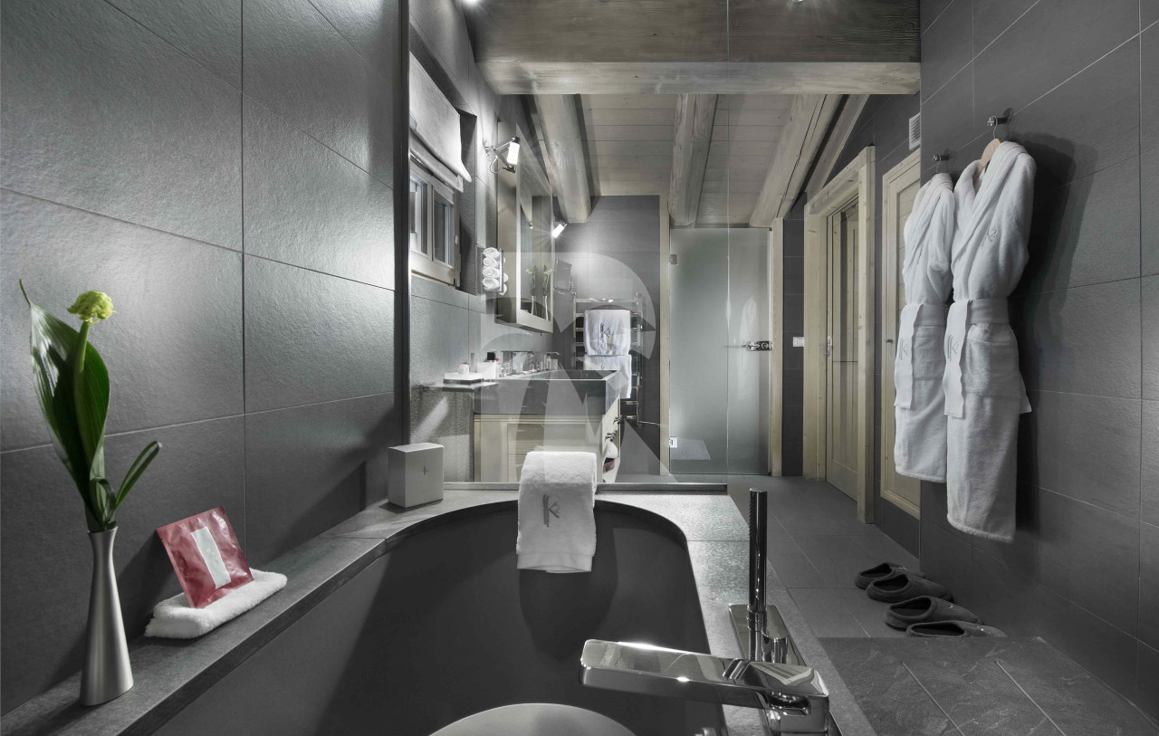 villa in Saint-Bon-Tarentaise : Rent this wonderful luxurious 5 ensuite bedrooms chalet with a direct access to the slopes. - Photo 11