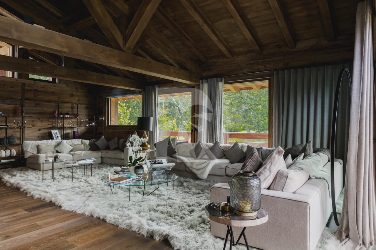 villa in Megève : Rent this fully staffed chalet over looking the stunning Mont d'Arbois in the heart of Megeve. - Photo 4