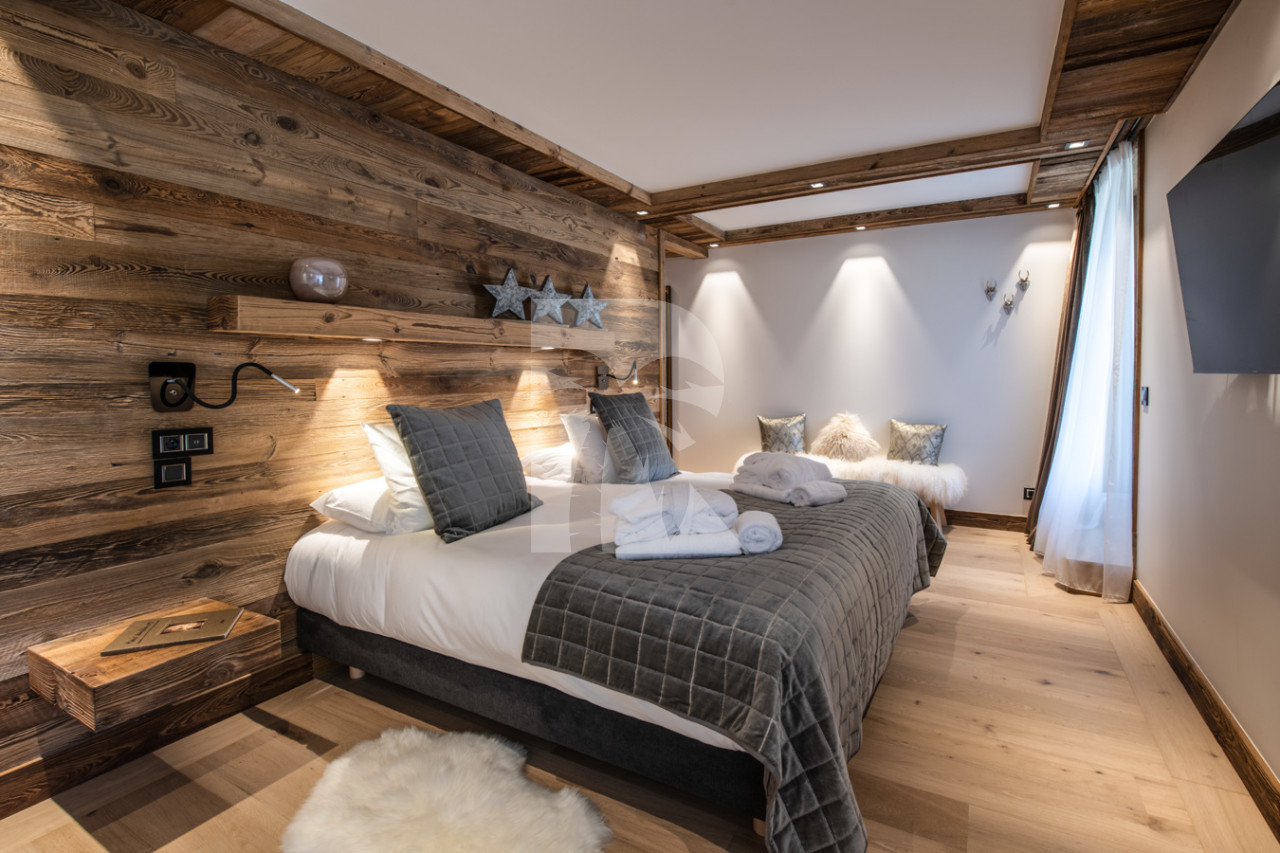 villa in Courchevel : Rent this brand new chalet in Courchevel 1850 close to the slopes, with a lovely spa. - Photo 6