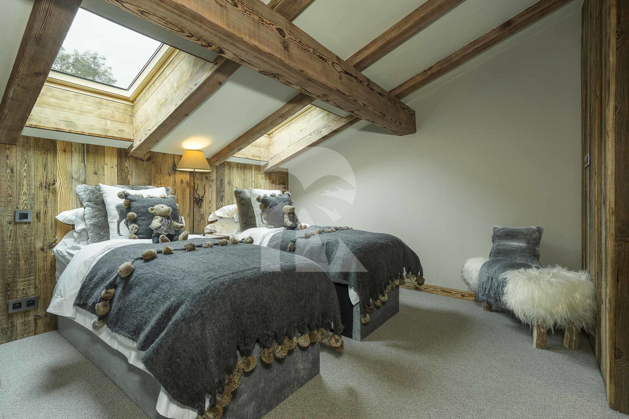villa in Megève : Rent this luxurious 5 bedrooms chalet on the edge of Rochebrune, over-looking the stunning Mont Charvin. - Photo 9
