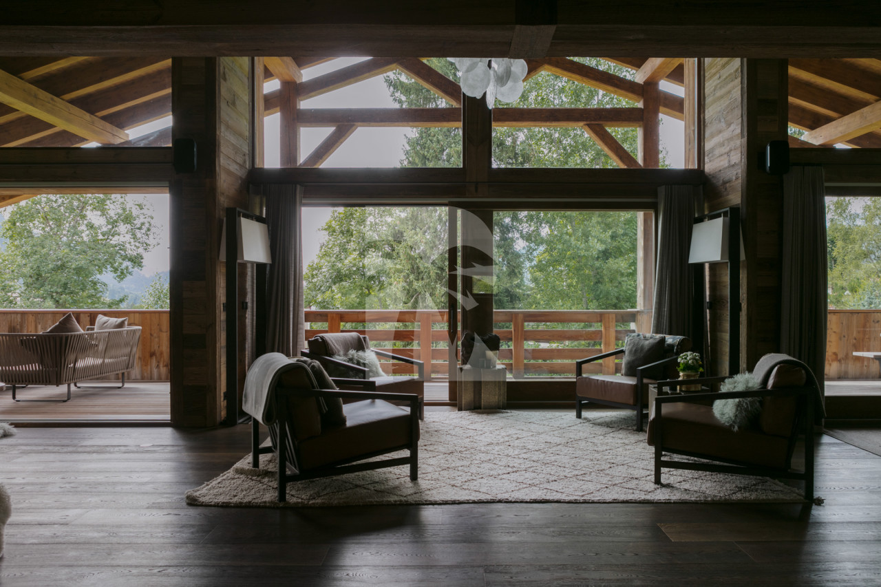 villa in Megève : Rent this fully staffed chalet over looking the stunning Mont d'Arbois in the heart of Megeve. - Photo 6