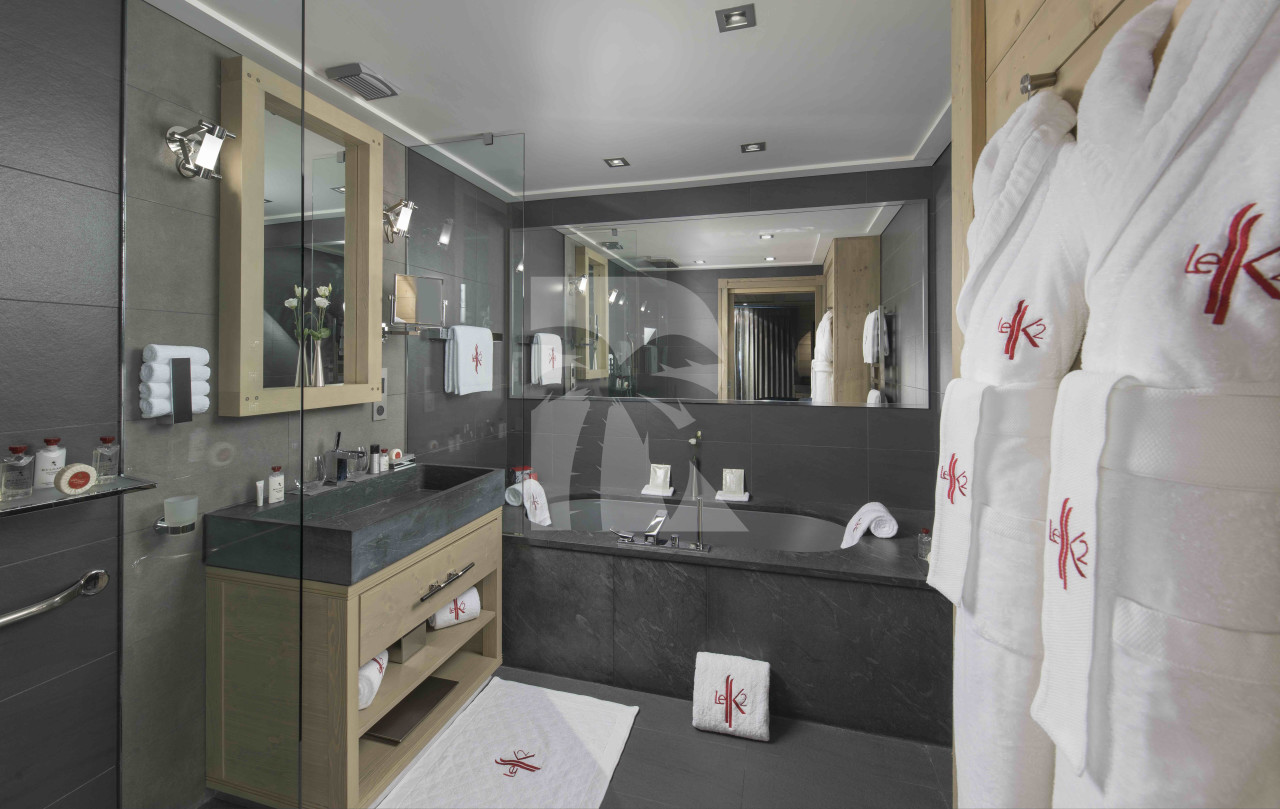 villa in Saint-Bon-Tarentaise : Rent this 5 bedrooms luxurious chalet on the slopes in Courchevel 1850 - Photo 9