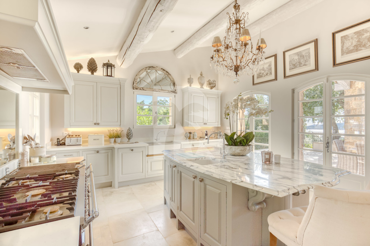 villa in Grimaud : Rent wonderful villa in a prestigious domaine in Grimaud - Photo 3