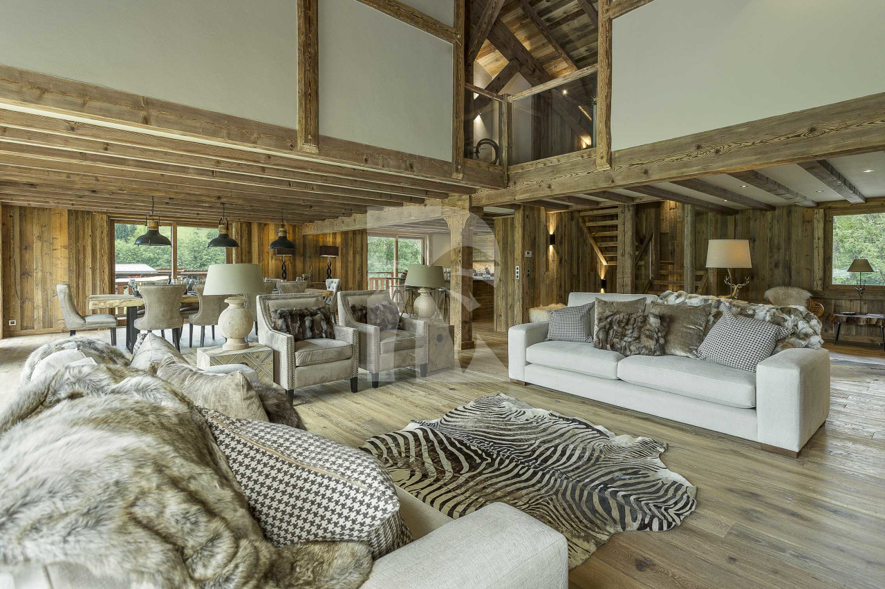 villa in Megève : Rent this luxurious 5 bedrooms chalet on the edge of Rochebrune, over-looking the stunning Mont Charvin. - Photo 2