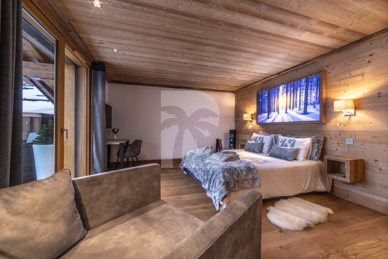 villa in Méribel : Rent this 800 sqm chalet located in Méribel, with a swimming. pool and 8 ensuite bathrooms. - Photo 7