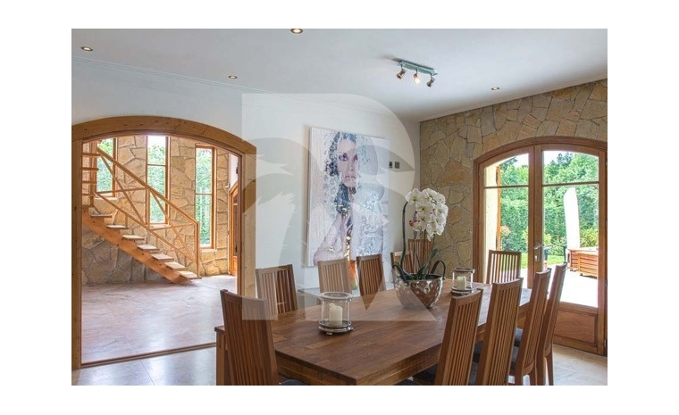 villa in Châteauneuf-Grasse : Rent wonderful newly renovated villa with private tennis court - Photo 5