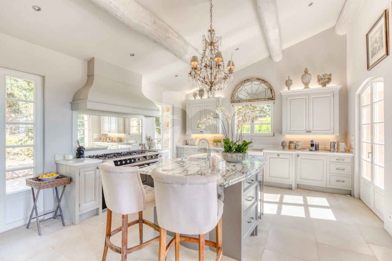 villa in Grimaud : Rent wonderful villa in a prestigious domaine in Grimaud - Photo 2