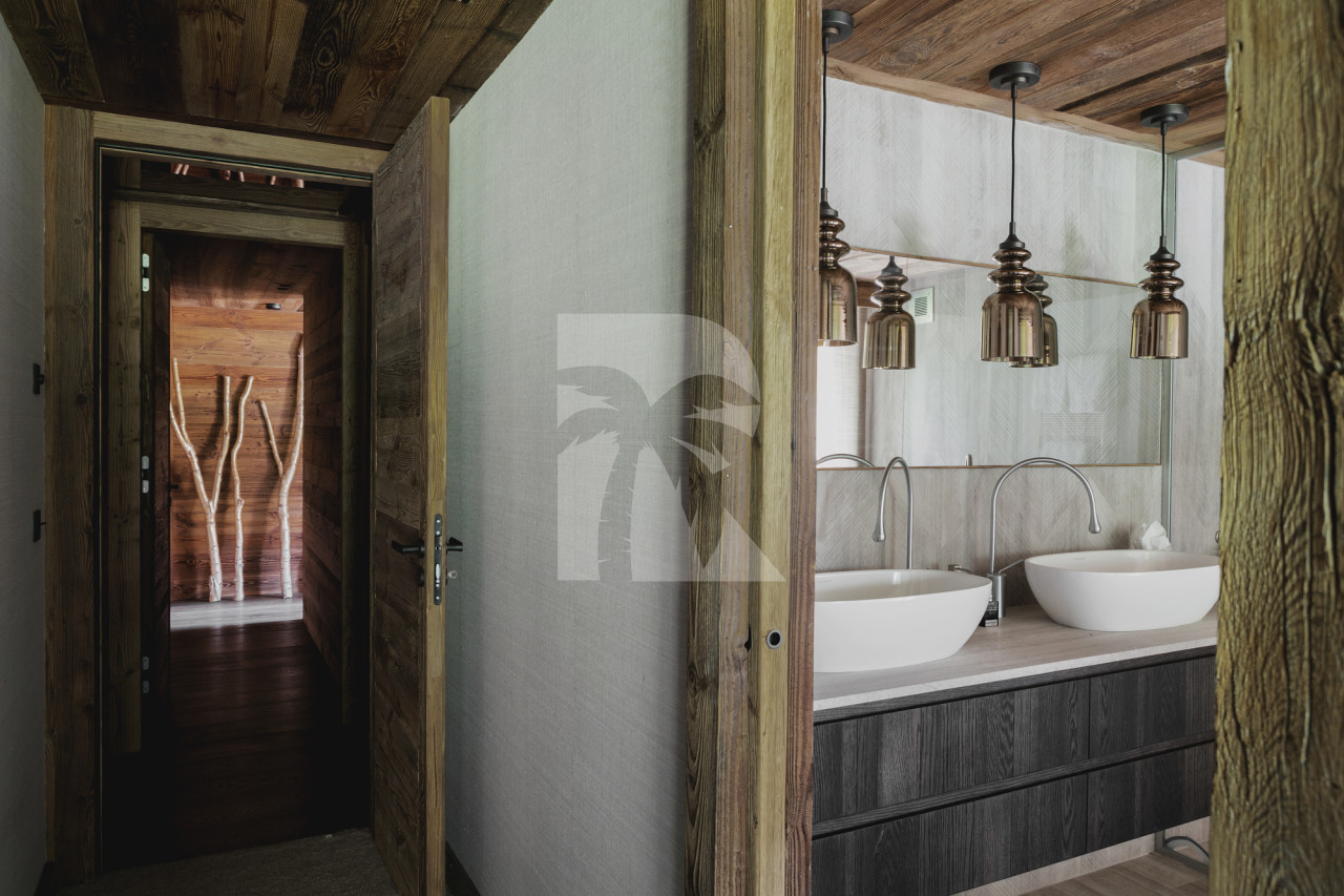 villa in Megève : Rent this fully staffed chalet over looking the stunning Mont d'Arbois in the heart of Megeve. - Photo 9
