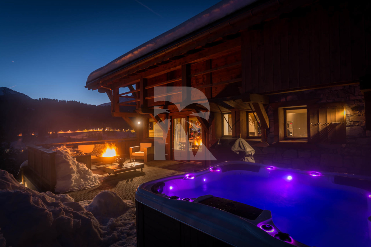 villa in Montriond : Rent the most prestigious and privileged Chalet in Morzine with 5 bedrooms, sitting high on the sunny side of the town. - Photo 6