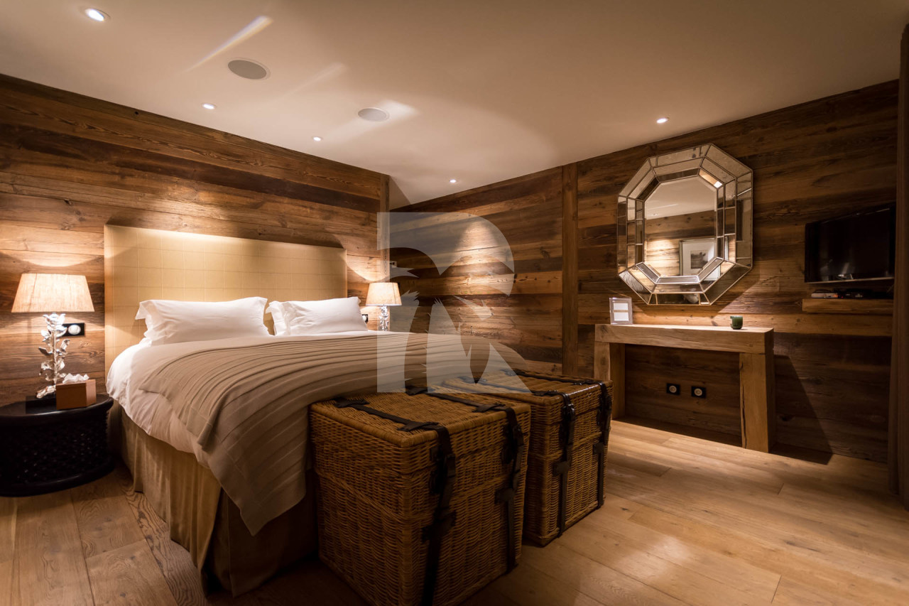 villa in Les Gets : Rent this one of the finest and  exquisitely renovated luxury alpine chalet with breathtaking views over the French ski resort of Les Gets and the ski slopes of the Portes du Soleil. - Photo 7