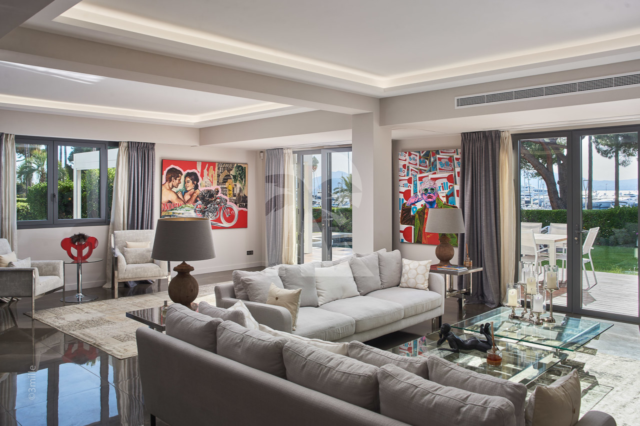 villa in Cannes : Rent this unique property located on the Famous Croisette within walking distance to all the amenities, restaurants, nightlife of Cannes - Photo 5