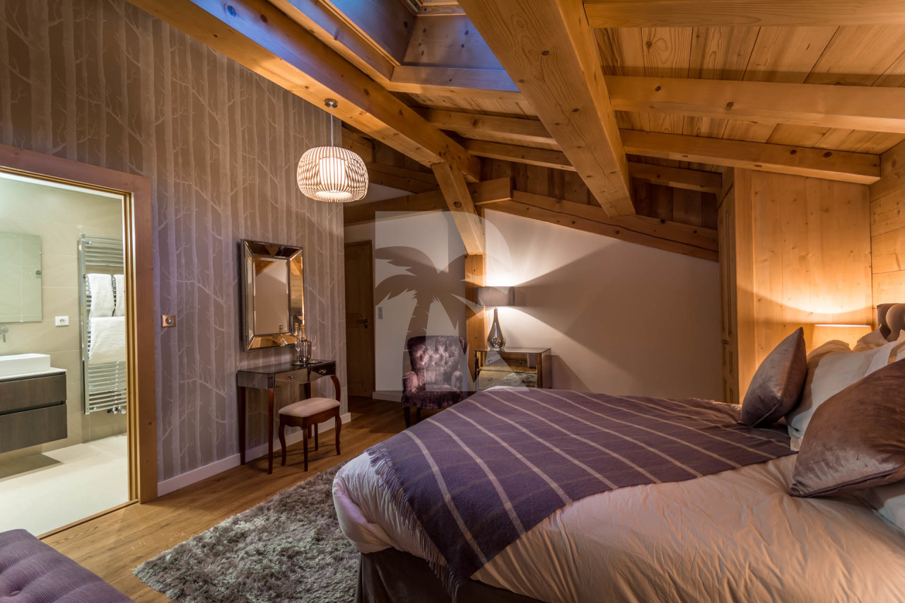 villa in Montriond : Rent the most prestigious and privileged Chalet in Morzine with 5 bedrooms, sitting high on the sunny side of the town. - Photo 2
