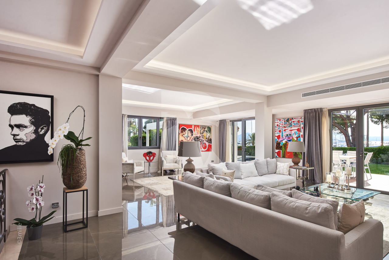villa in Cannes : Rent this unique property located on the Famous Croisette within walking distance to all the amenities, restaurants, nightlife of Cannes - Photo 4