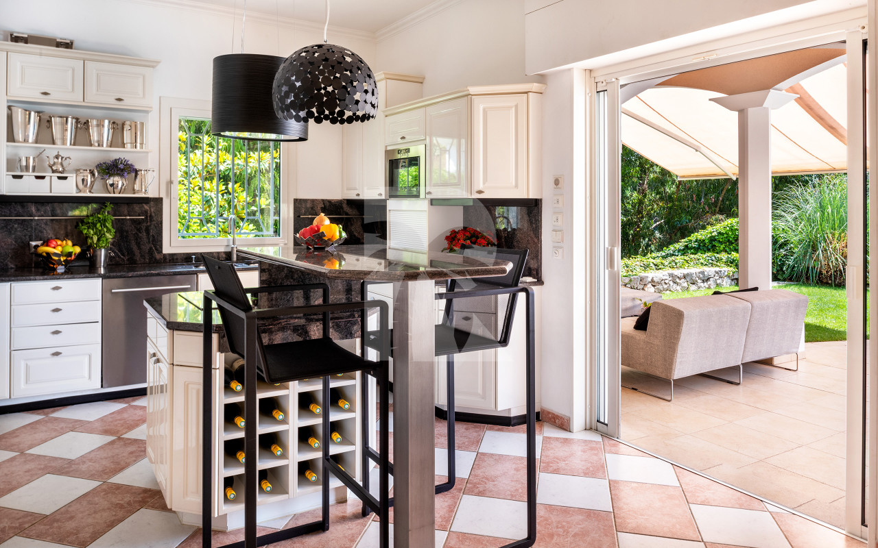 villa in Cap-d'Ail : Rent magnificent villa with a wonderful sea view close to Monaco - Photo 12