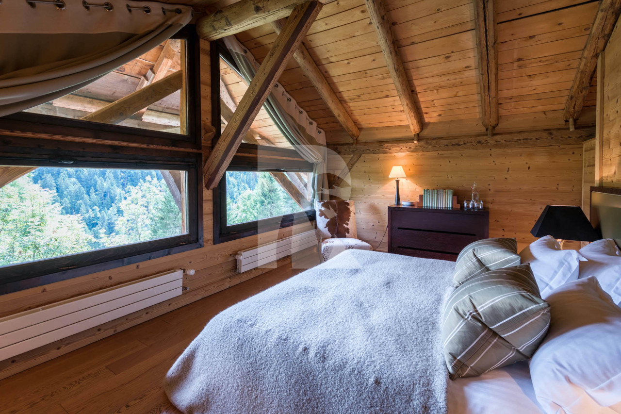 villa in Les Gets : Rent the most iconic Chalet in the Alps, located in the Chic Alpine resort of Les Gets. - Photo 1