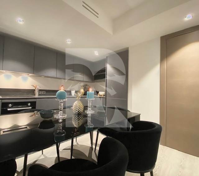 apartment in Cannes : Rent fantastic 3-bedroom apartment in Cannes within seconds from the Croisette and 3 minutes to the Palais des Festivals - Photo 1