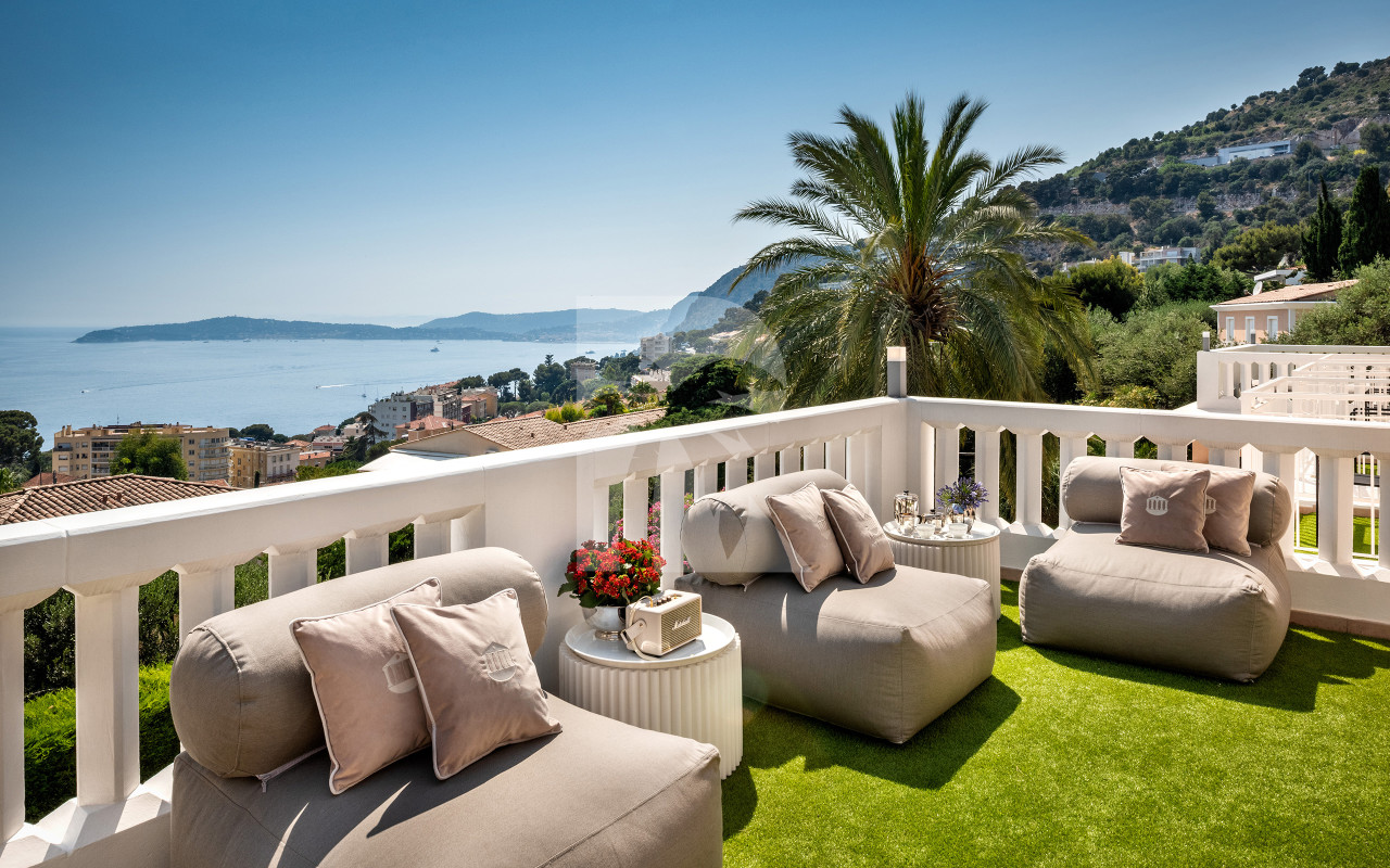 villa in Cap-d'Ail : Rent magnificent villa with a wonderful sea view close to Monaco - Photo 2
