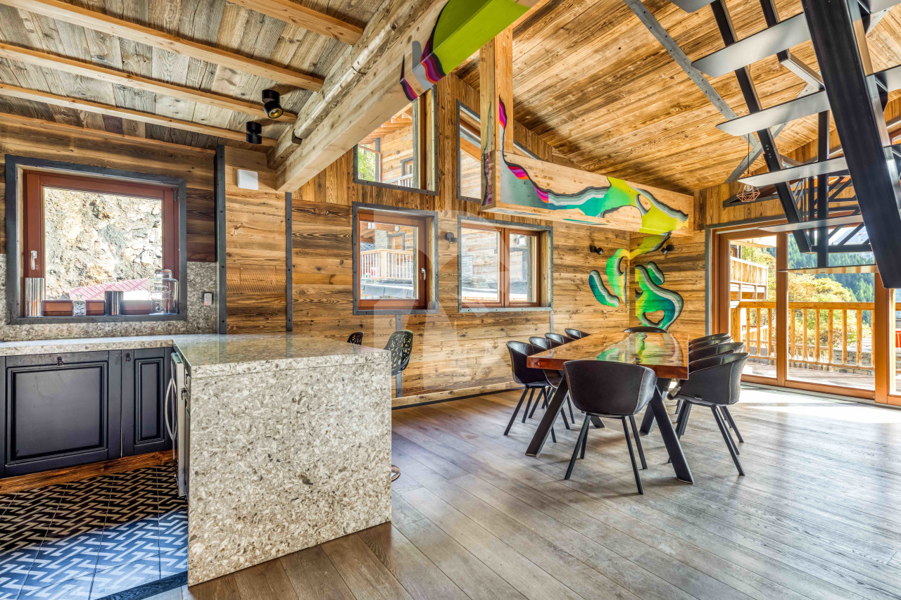 villa in Tignes : Rent this luxurious chalet designed with graffiti street art - Photo 5