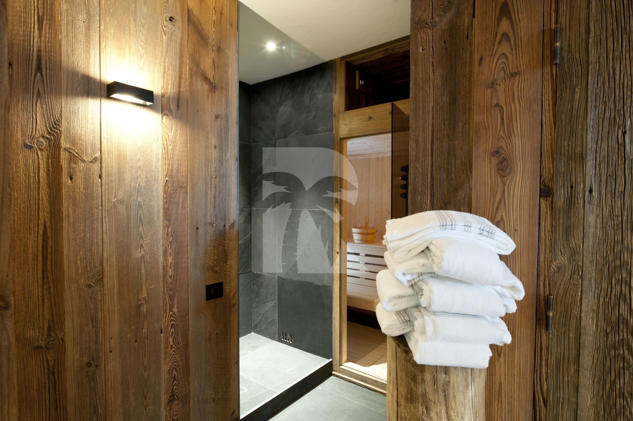 villa in Meribel : Rent this family Chalet for 10 guests in Musillon. - Photo 10