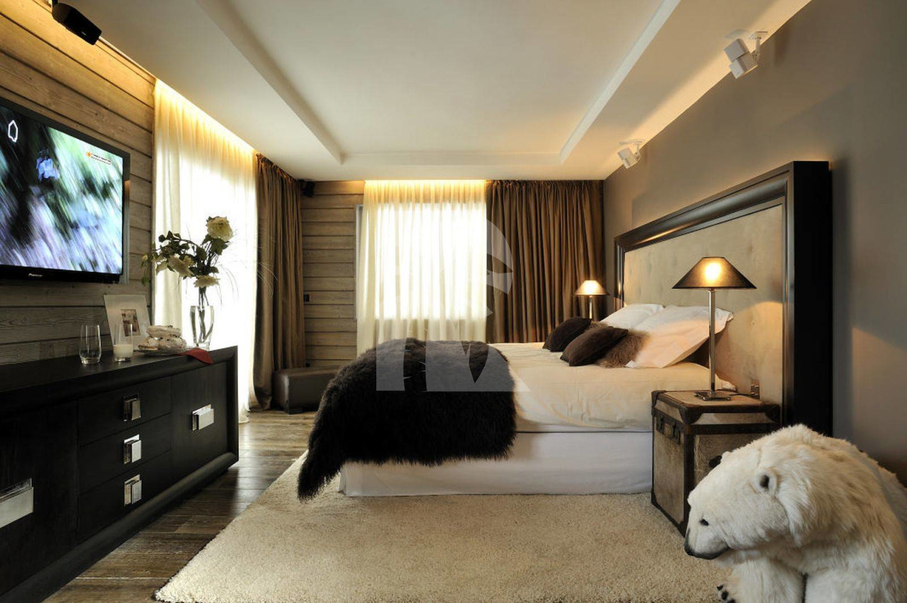 villa in Courchevel : Rent one of the most luxury chalet in Courchevel fully catered. - Photo 12