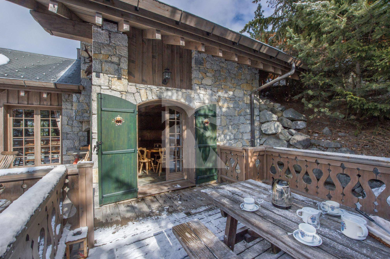 villa in Meribel : Rent this traditional and warm Savoyard chalet up to 14 guests in Musillon. - Photo 1