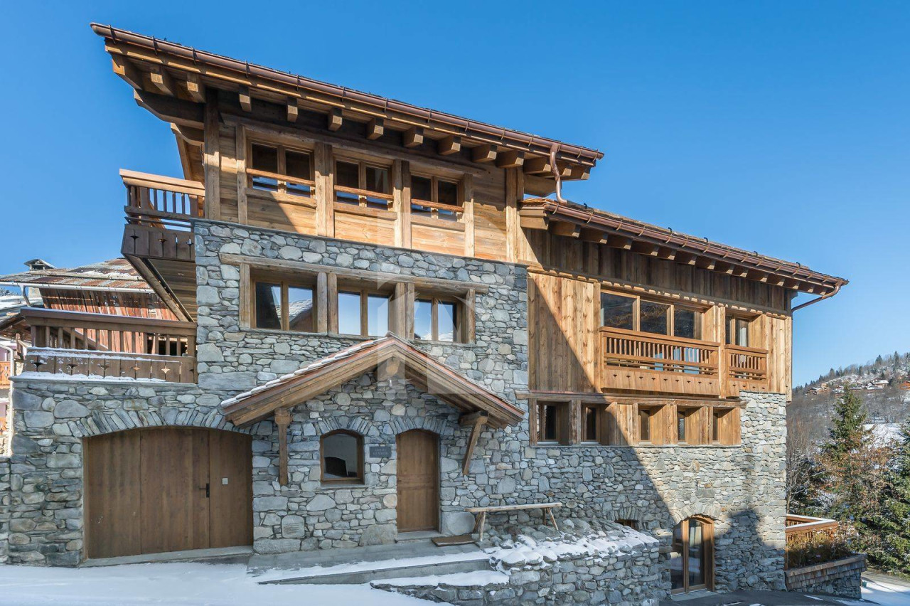 villa in Meribel : Rent this prestigious and comfortable chalet for 10 guests in Méribel Le Raffort. - Photo 0