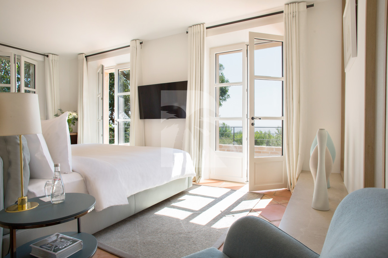villa in St Tropez : Rent this wonderful luxurious provencal villa in a domain close to St Tropez for 10 guests. - Photo 12