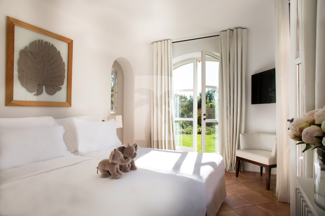 villa in St Tropez : Rent this gorgeous villa in a private and secured domain close to the Pampelonne Beaches and St Tropez lifestyle. - Photo 10