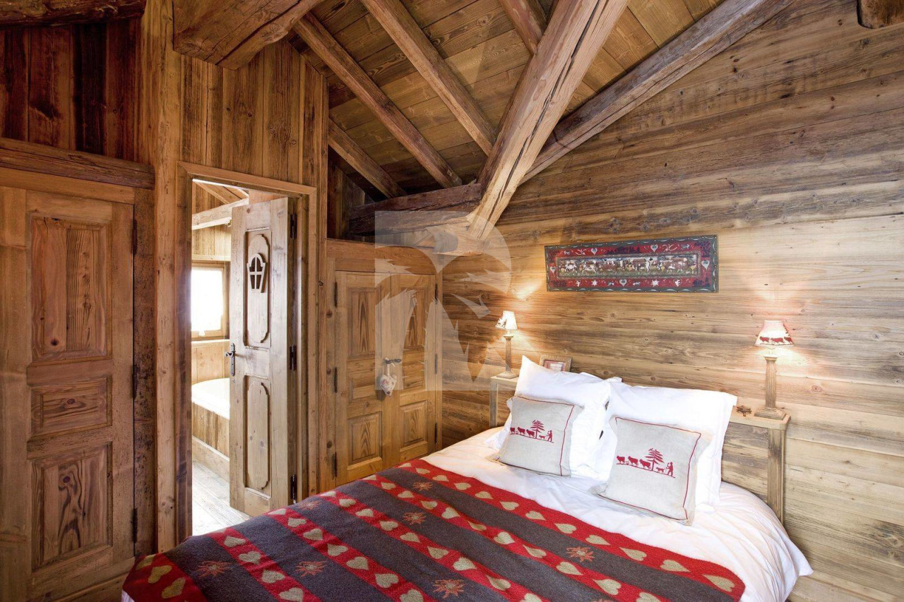 villa in Courchevel : Rent this authentic mountain chalet in the District of Plantret. - Photo 9