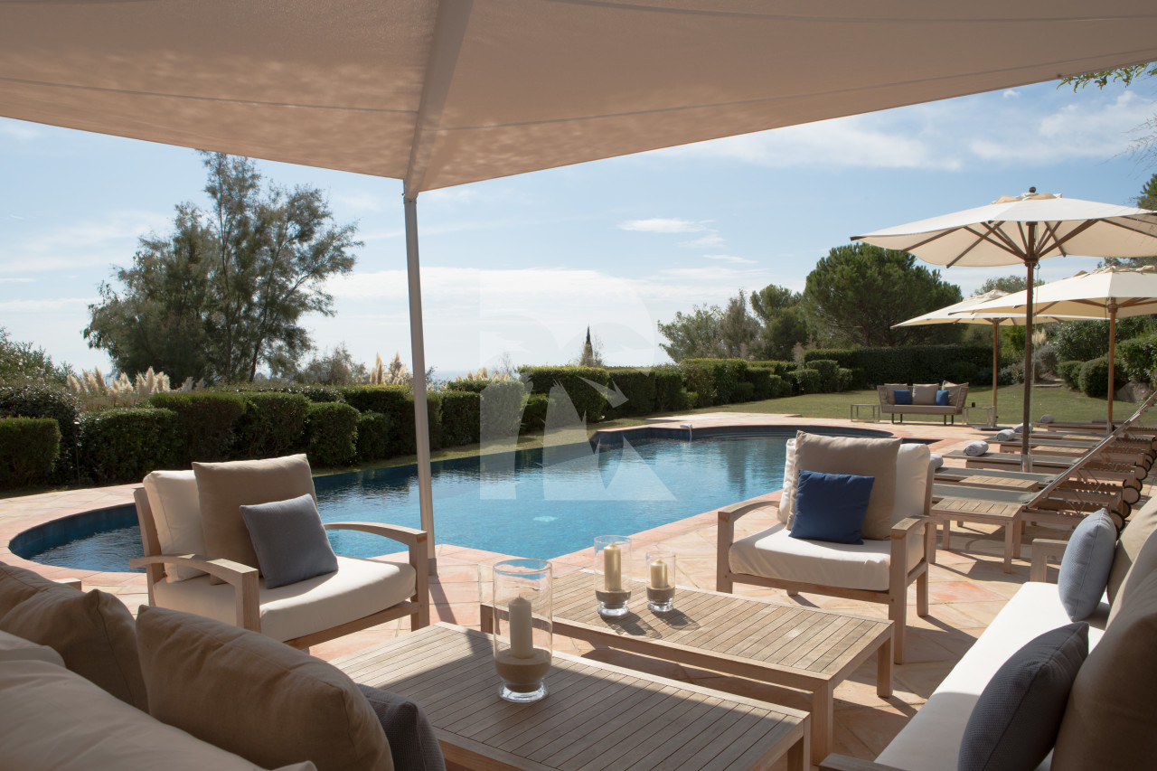 villa in St Tropez : Rent a luxurious Provencal property few step away from St Tropez and Pampelonne beaches. - Photo 1