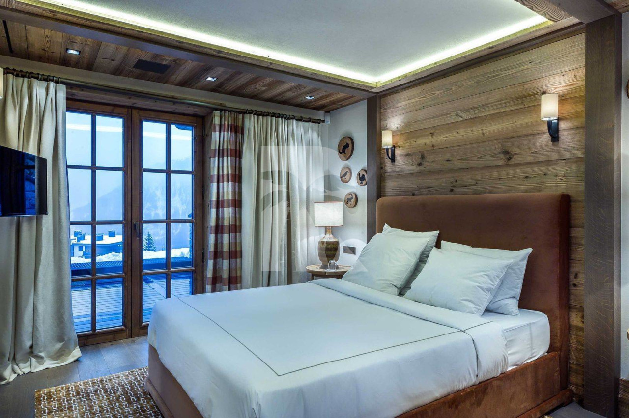 villa in Courchevel : Rent this ultimate luxury chalet of 6 ensuite bedrooms located in les Chenus. - Photo 12