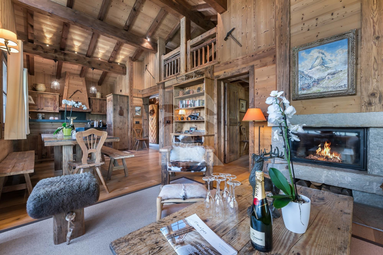 villa in Courchevel : Rent this nearby center of the resort and slopes in Courchevel Village. - Photo 2
