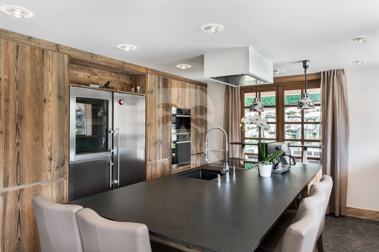 villa in Megeve : Rent this charming chalet fully renovated with contemporary decoration, 70m from the slopes in Princess area. - Photo 4