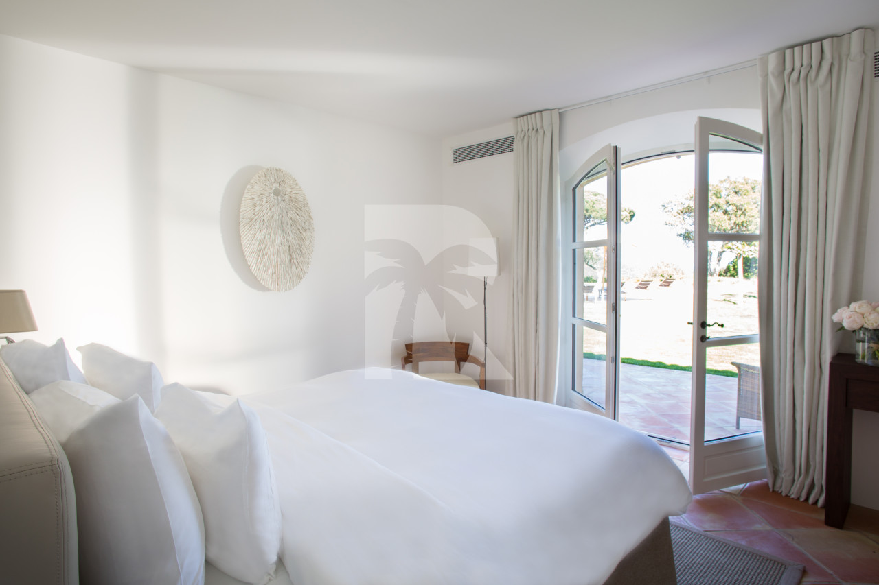 villa in St Tropez : Rent this gorgeous villa in a private and secured domain close to the Pampelonne Beaches and St Tropez lifestyle. - Photo 11