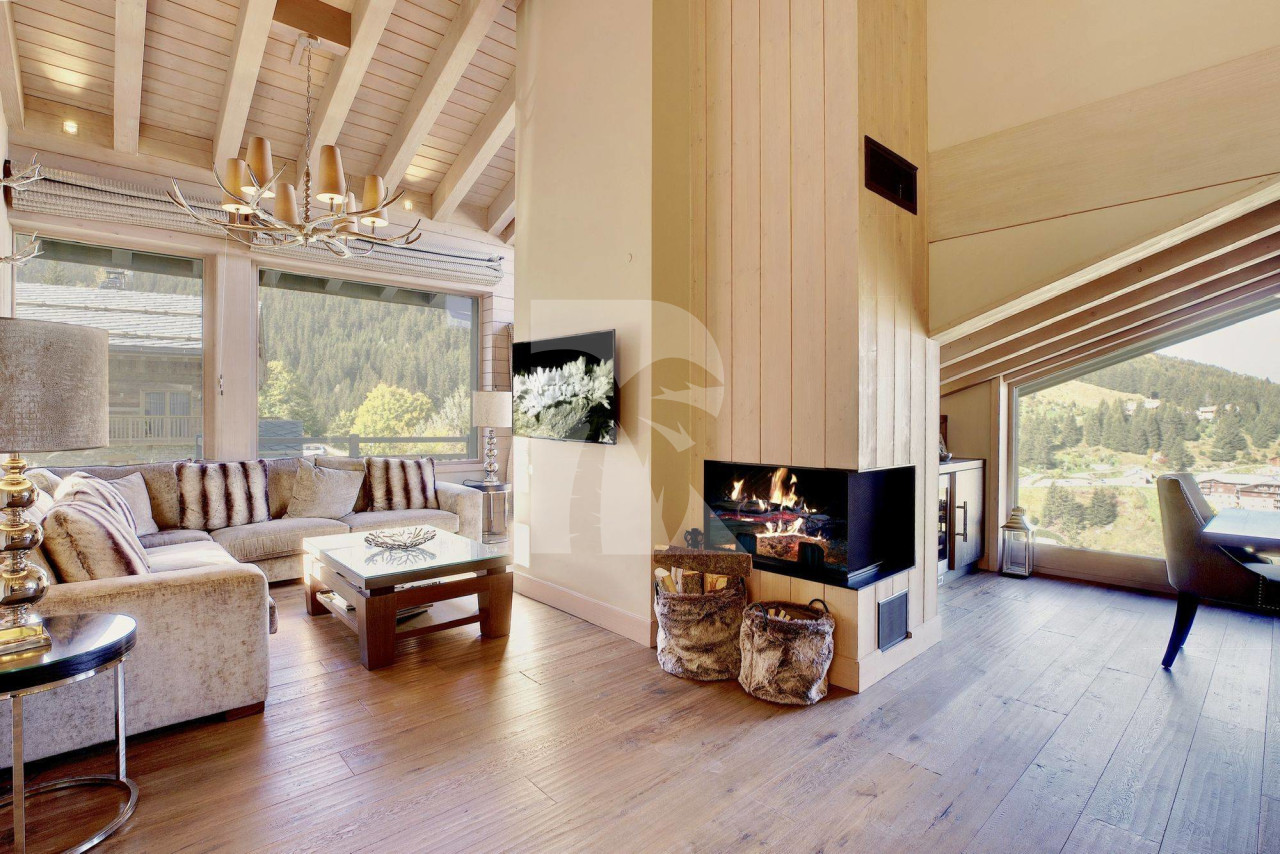 villa in Courchevel : Rent this 4 bedroom chalet in a well-known quiet place in Courchevel Moriond. - Photo 0