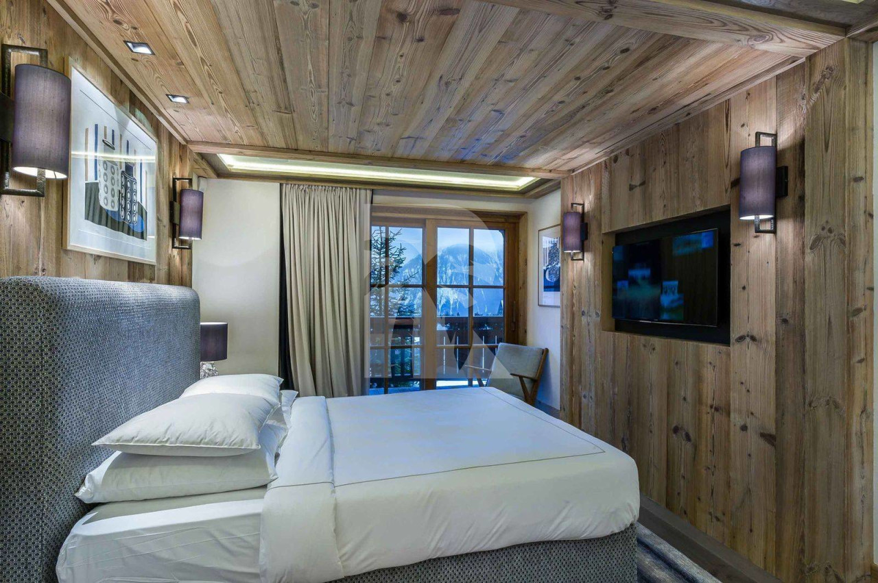 villa in Courchevel : Rent this ultimate luxury chalet of 6 ensuite bedrooms located in les Chenus. - Photo 7