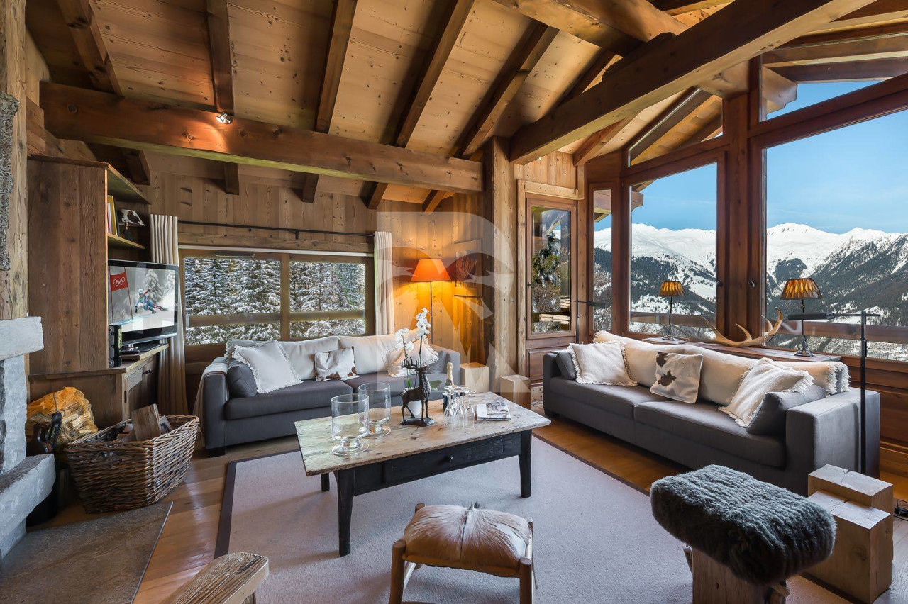 villa in Courchevel : Rent this nearby center of the resort and slopes in Courchevel Village. - Photo 4