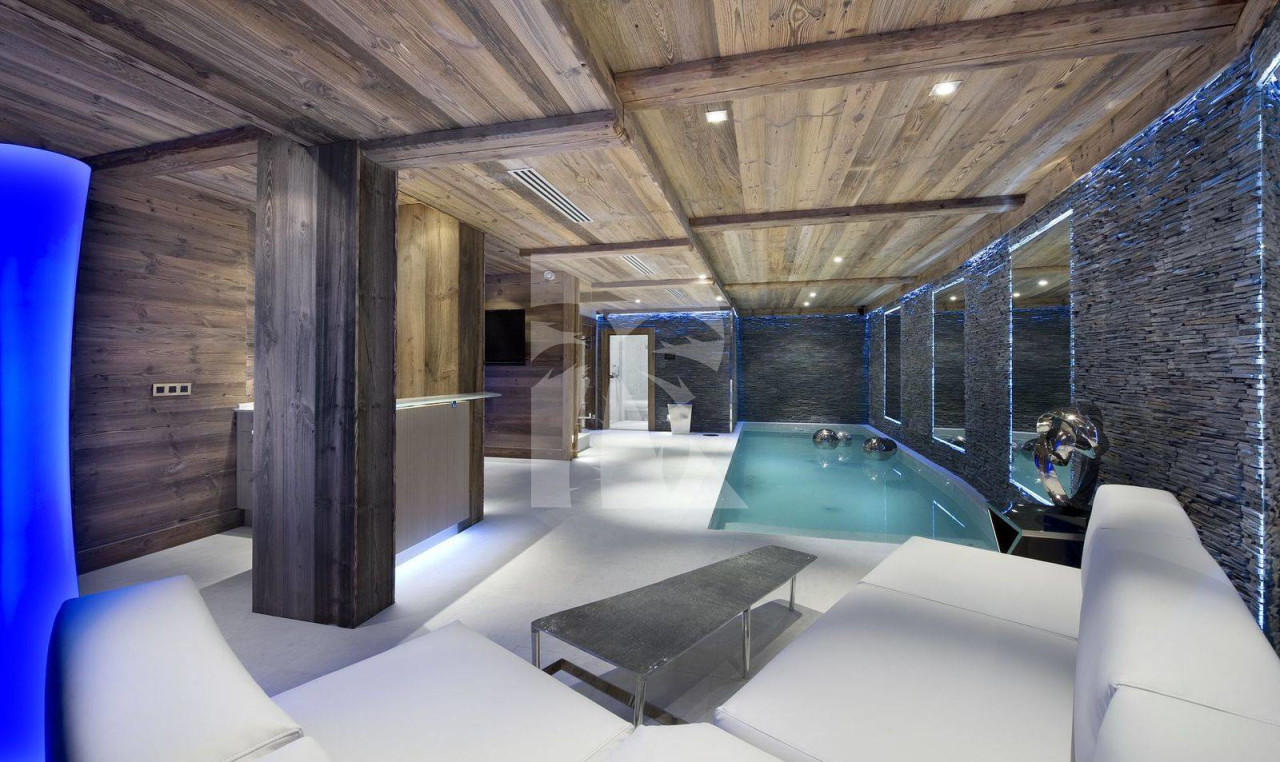 villa in Courchevel : Rent this ultimate luxury chalet Aster  located near the centre of Courchevel 1850 - Photo 2