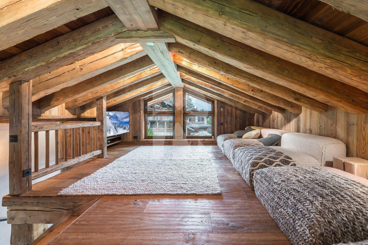 villa in Val d'Isere : Rent this chalet located in the hamlet of Le petit Alaska for 10 guests. - Photo 7