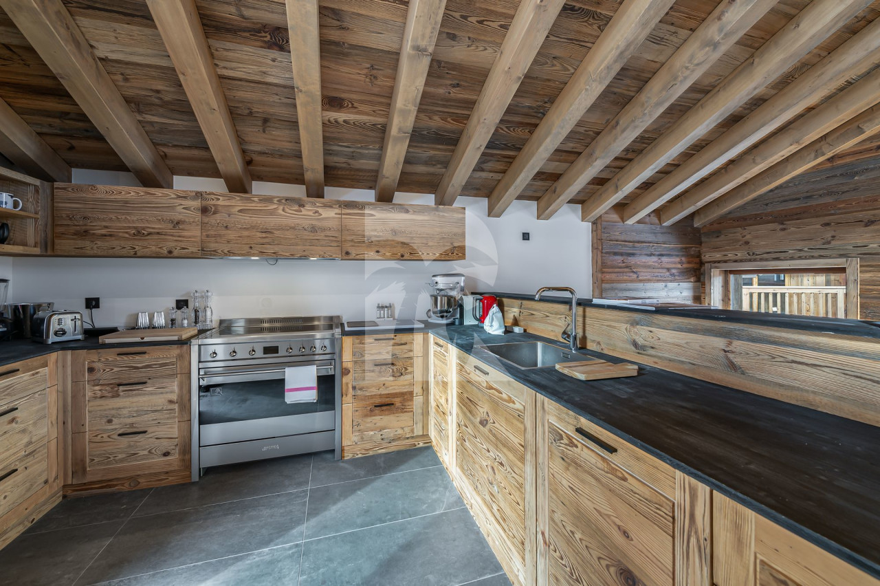 villa in Courchevel : Rent this chalet built in 2019 with all the amenities you may need for a lovely stay. - Photo 9