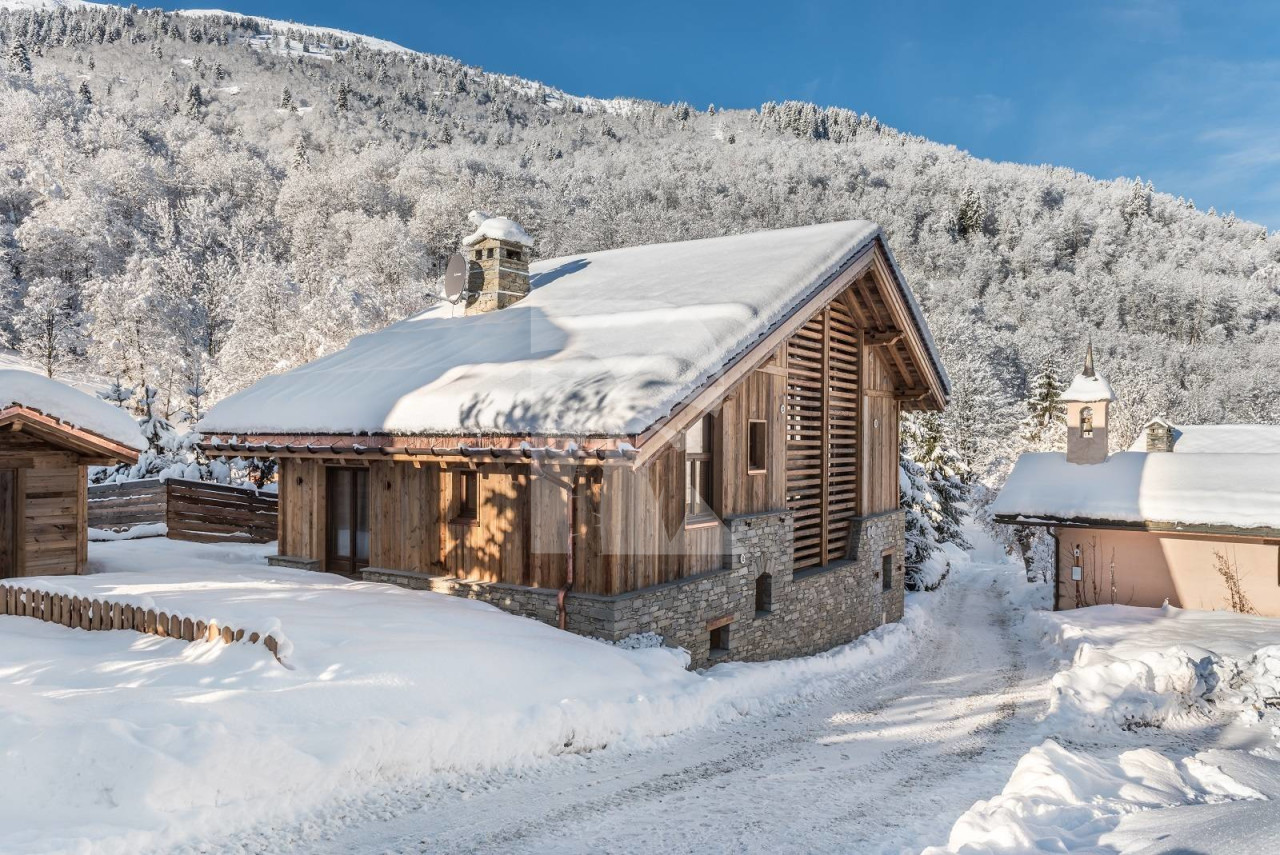 villa in Meribel : Rent this Warm and Cozy chalet in the Hamlet of Le Raffort for 12 guests. - Photo 0