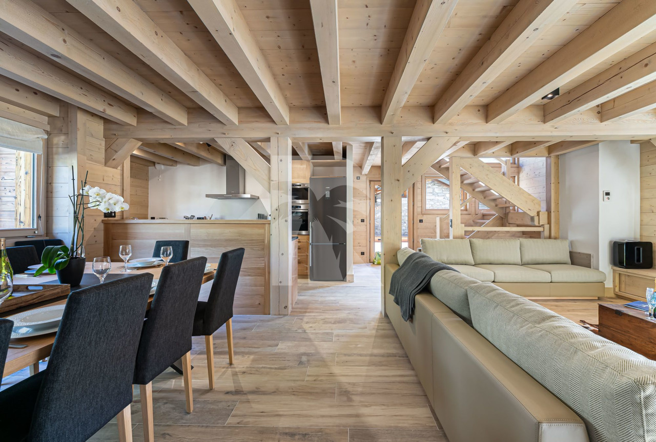villa in Val d'Isere : Rent this ski in ski out chalet close to the accommodations in Val d'Isère. - Photo 2