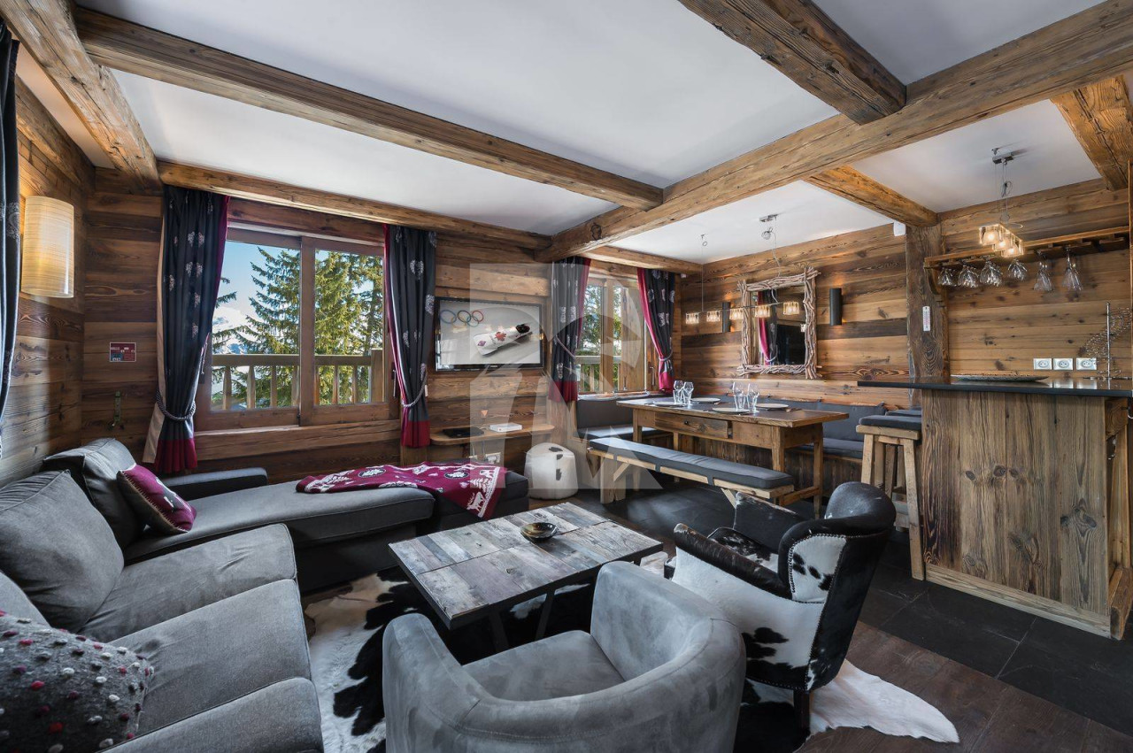 villa in Courchevel : Rent this authentic family Savoyard chalet in Les Chenus. - Photo 3