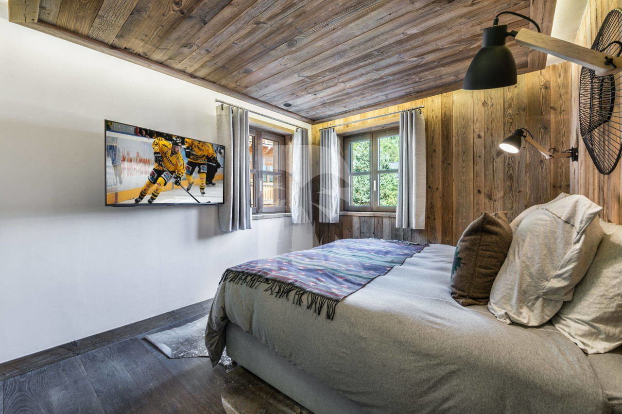 villa in Meribel : Rent this Warm and Cozy chalet in the Hamlet of Le Raffort for 12 guests. - Photo 7