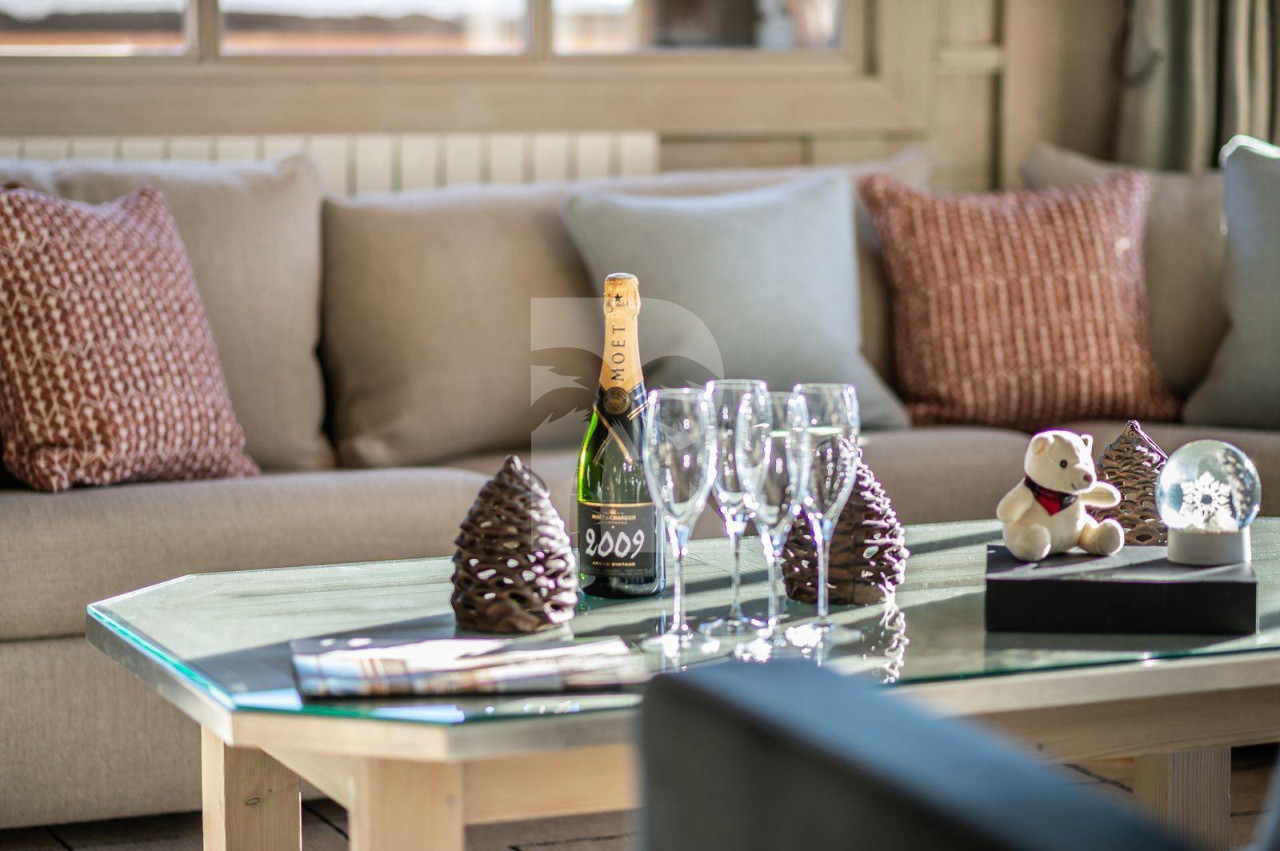 villa in Courchevel : Rent this family Chalet located in the Pralong area within fifty meters from the slopes. - Photo 3